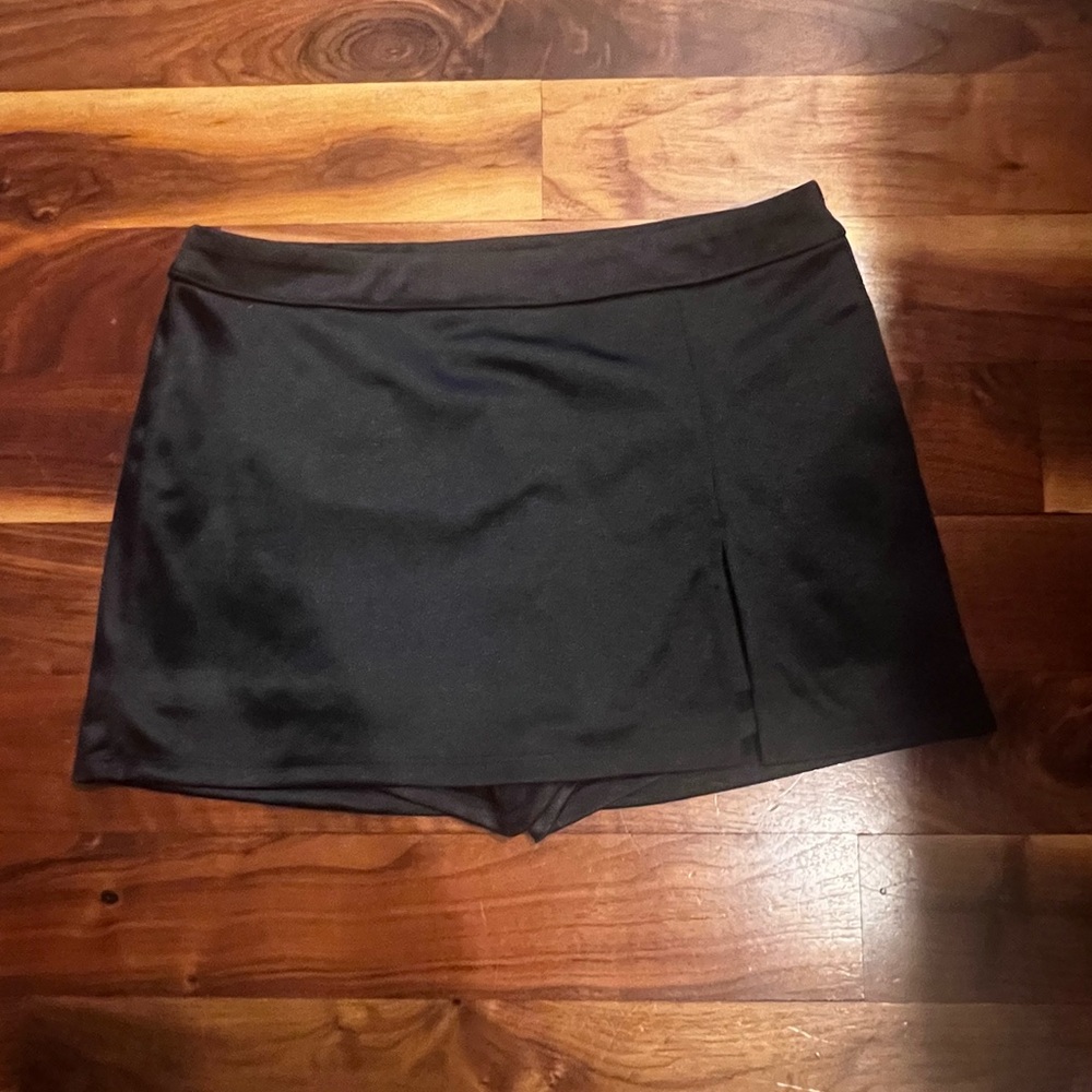Urban Outfitters Black Stretch Mini Skirt / Skort size M